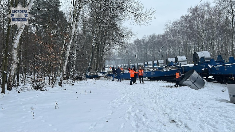 Wykolejony wagon towarowy w Katowicach — policja bada przyczyny zdarzenia