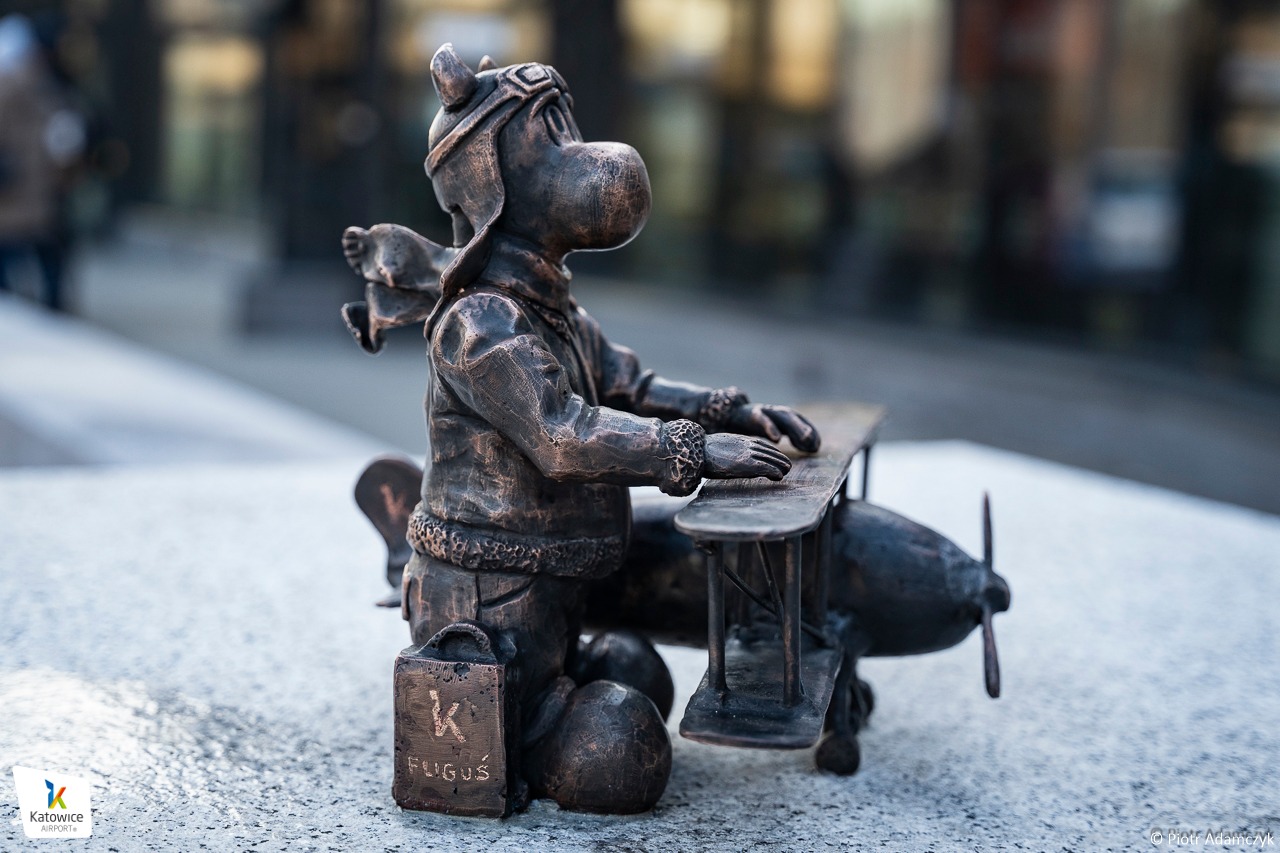 Katowice mają nowego Beboka – Fligusia. Odsłonięto też Beboczkę Lidkę. Sprawdź, gdzie znajdują się nowe figurki na Szlaku Beboków.