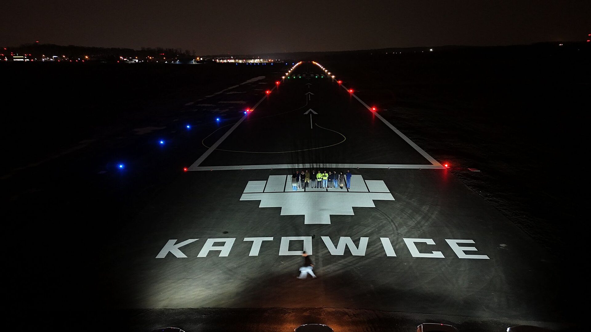 Lotnisko Muchowiec przechodzi rozbudowę. Katowice inwestują miliony w infrastrukturę i zwiększenie liczby operacji lotniczych.