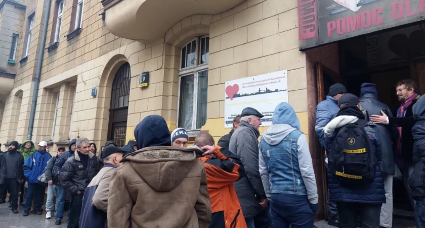 Mróz może być śmiertelnym zagrożeniem. MOPS apeluje do mieszkańców Katowic